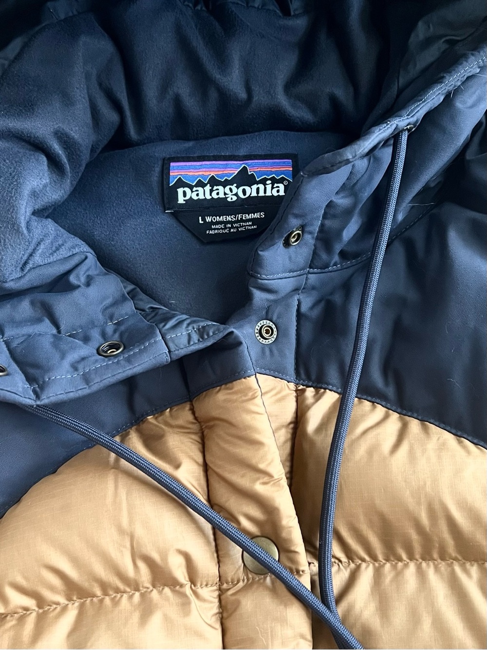 Patagonia down puffer vest jacket bivy navy blue and tan Womens Large EUC - Picture 2 of 6